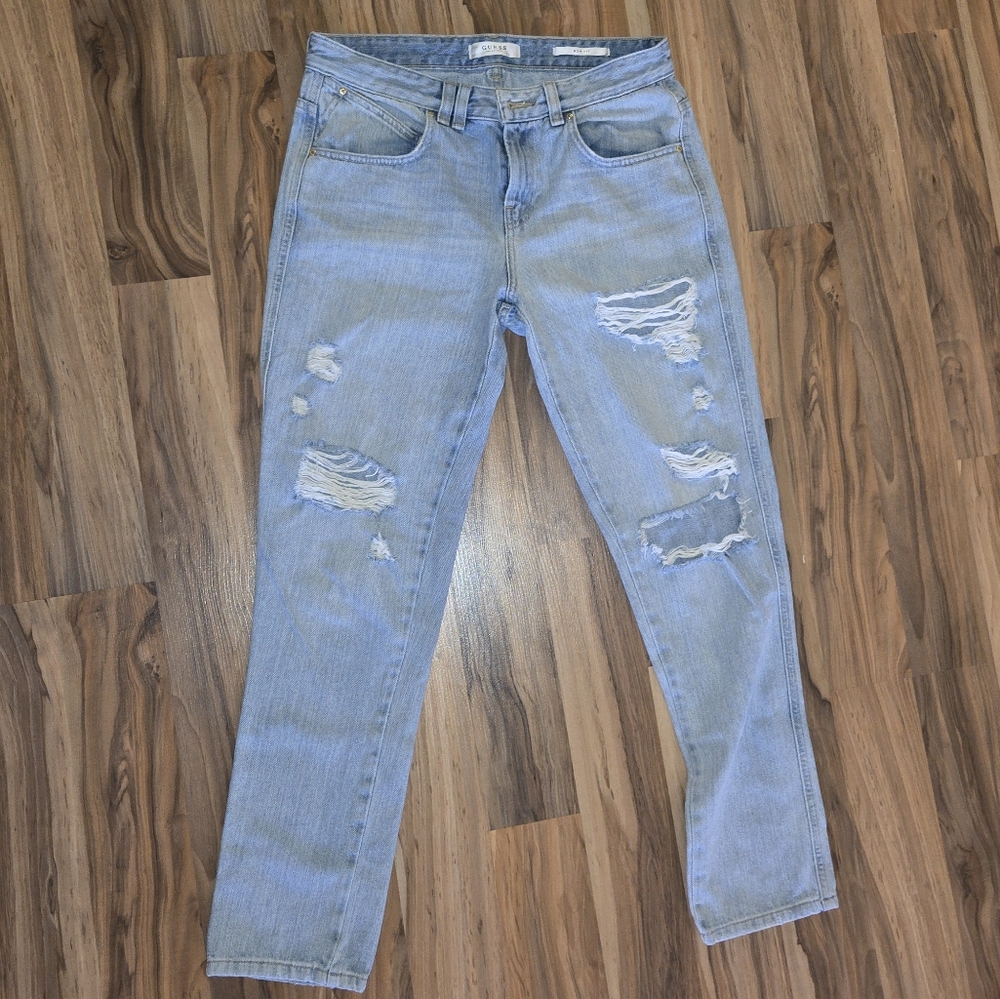GUESS Los Angeles Boy Fit Light Wash Distressed Jeans Size 26 I'm